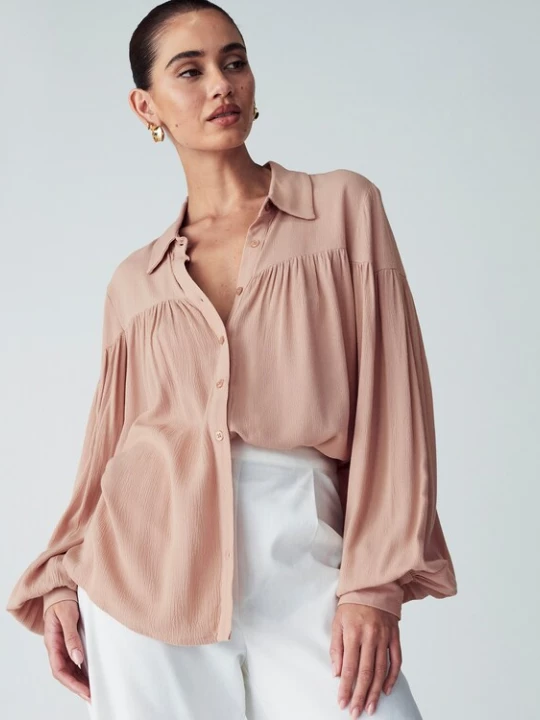 Foto van product St MRLO Blouse 'Miki' nude