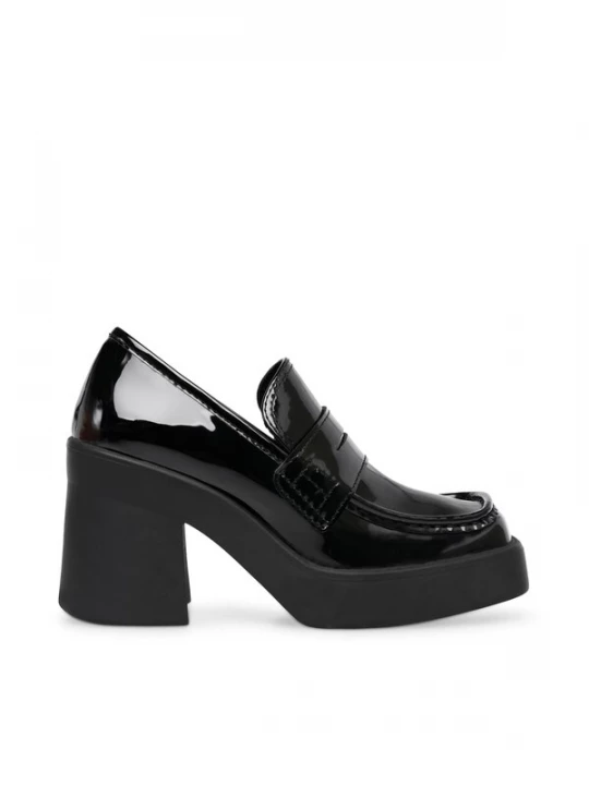 Foto van product STEVE MADDEN Mocassins 'Womens Utmost Blk Pat Loafer Shoes' zwart