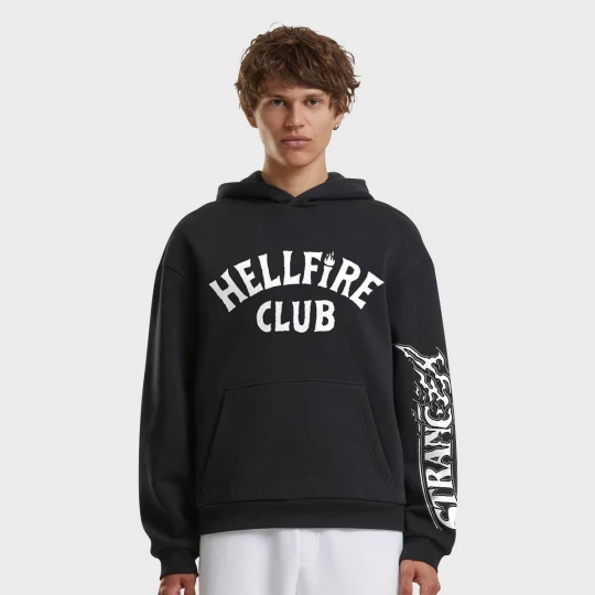 Foto van product Stranger Things Hellfire Club Fluffy Hoody Mister Tee zwart