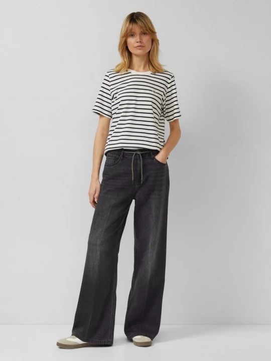 Foto van product Suri jeans / normale pasvorm / halfhoog / wijde pijpen / met strikdetail s.Oliver zwart