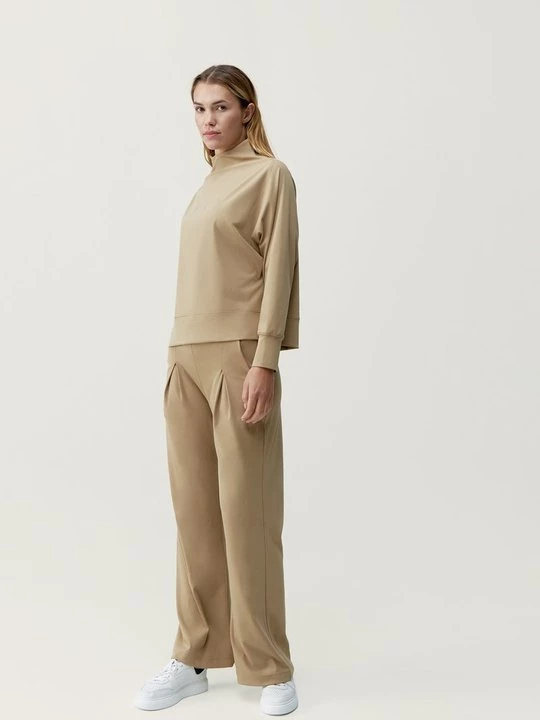 Foto van product Sweater Born Living Yoga beżowy