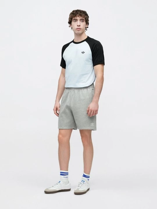 Foto van product T-shirt basic adidas Originals lichtblauw