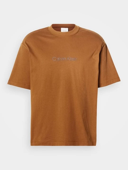 Foto van product T-shirt basic Calvin Klein bruin