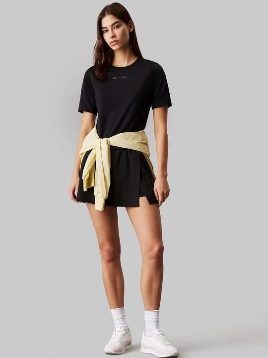 Foto van product T-shirt basic Calvin Klein zwart