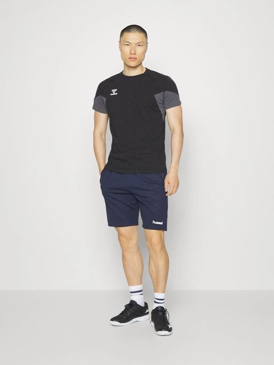 Foto van product T-shirt basic Hummel zwart