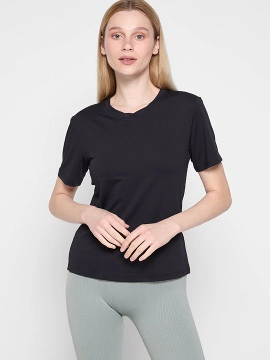Foto van product T-shirt basic Only Play zwart
