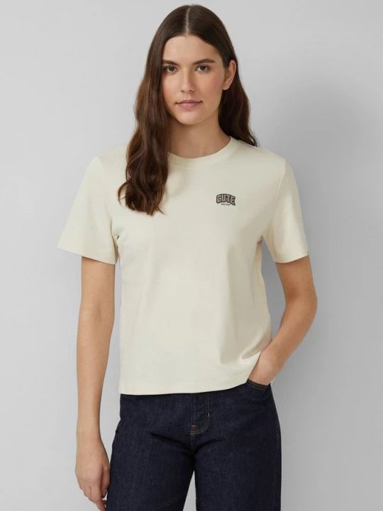 Foto van product T-shirt in interlockjersey met kleine patch s.Oliver crème