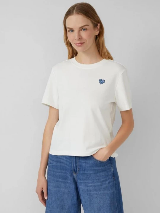 Foto van product T-shirt in interlockjersey met kleine patch s.Oliver crème