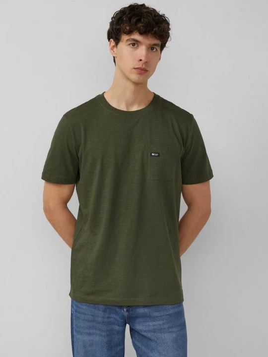 Foto van product T-shirt in vlamgarenstructuur met borstzak s.Oliver olijfgroen
