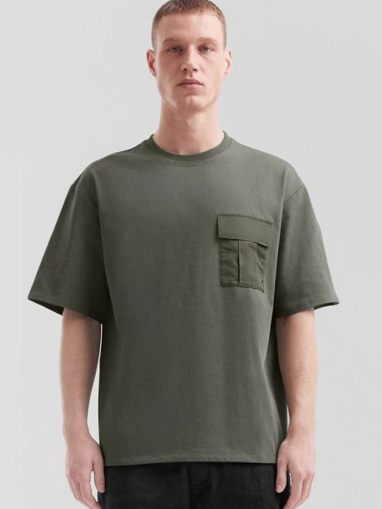 Foto van product T-shirt Loose Fit met borstzak en wassing QS olijfgroen