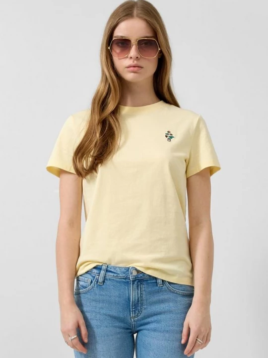 Foto van product T-shirt met borduursel QS geel