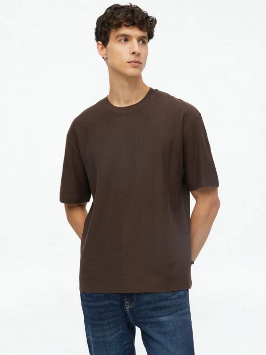 Foto van product T-shirt met geribbelde structuur in een moderne pasvorm s.Oliver bruin