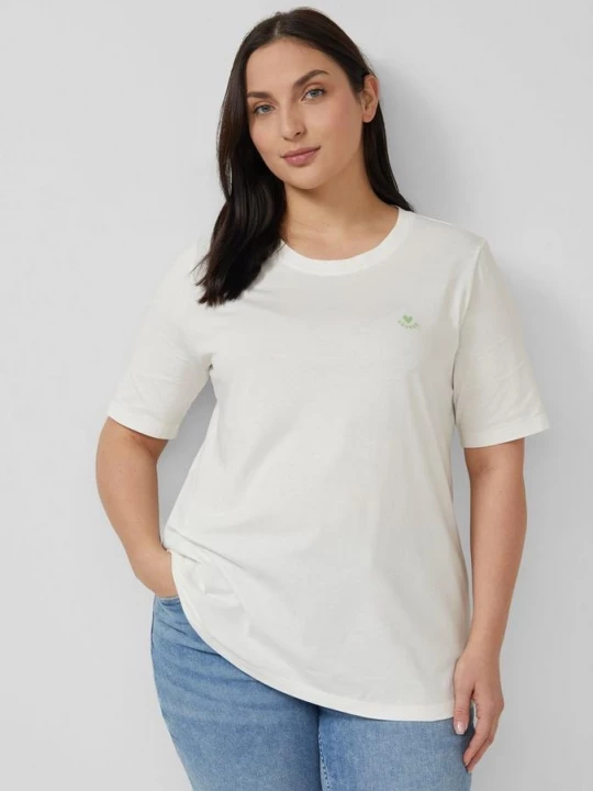 Foto van product T-shirt met hartjesborduursel s.Oliver crème