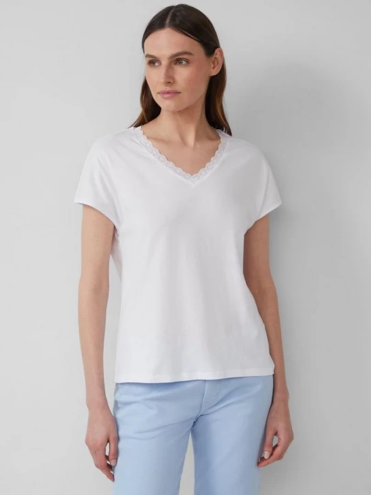 Foto van product T-shirt met kant van een modalmix s.Oliver wit