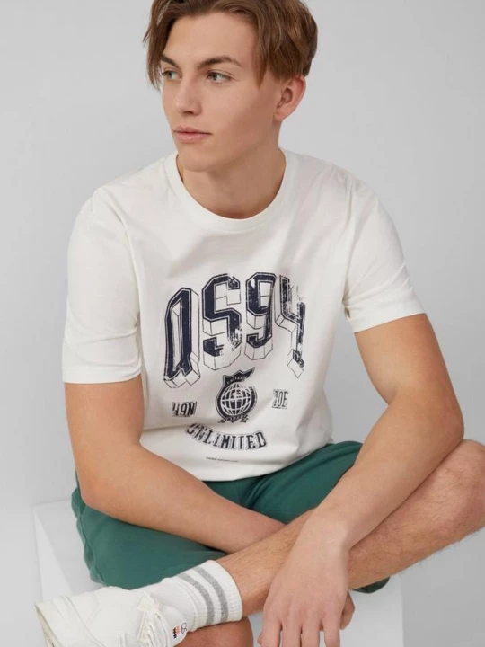 Foto van product T-shirt met print op de voorkant QS crème