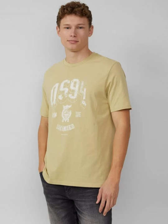 Foto van product T-shirt met print op de voorkant QS groen