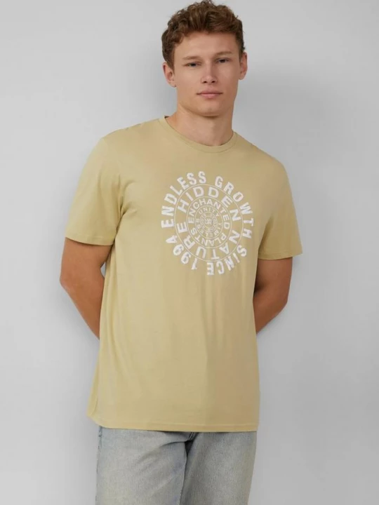 Foto van product T-shirt met print op de voorkant QS groen