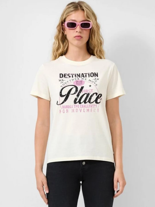 Foto van product T-shirt met print op voorzijde QS crème