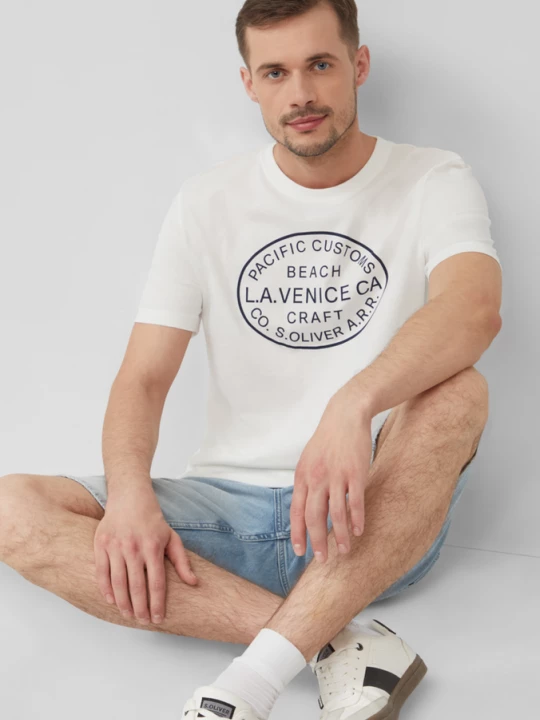 Foto van product T-shirt met ronde hals en print op de voorkant s.Oliver wit