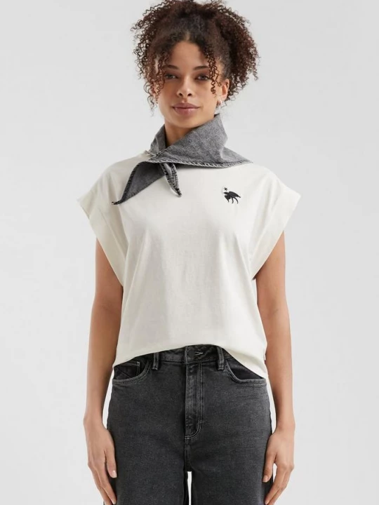 Foto van product T-shirt met schouders en borduursel QS crème