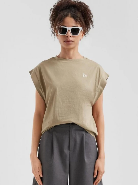Foto van product T-shirt met schouders en borduursel QS olijfgroen