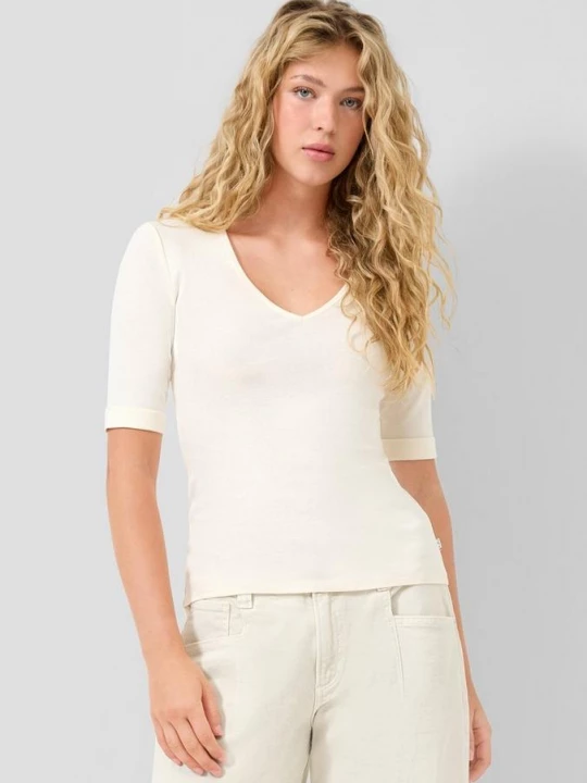 Foto van product T-shirt met V-hals QS crème