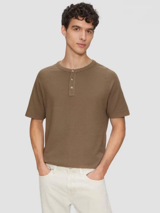 Foto van product T-shirt met wafelstructuur en Henley-halslijn s.Oliver bruin