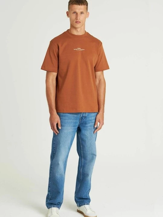 Foto van product T-shirt print CHASIN' lichtbruin