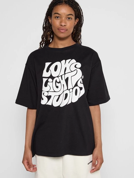 Foto van product T-shirt print Low Lights Studios zwart