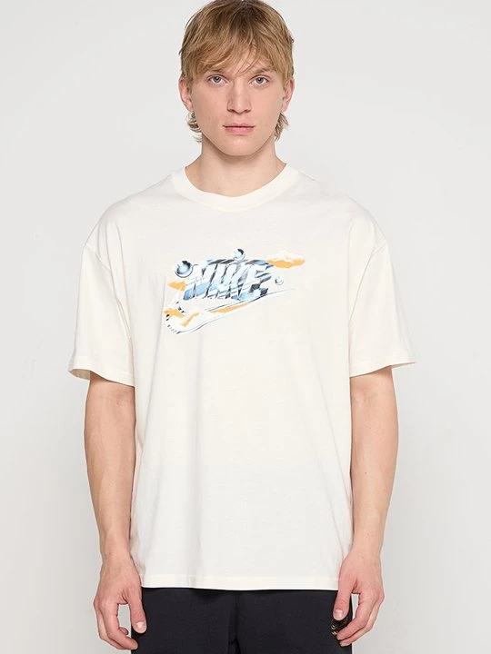 Foto van product T-shirt print Nike crème
