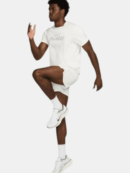 Foto van product T-shirt print Nike crème