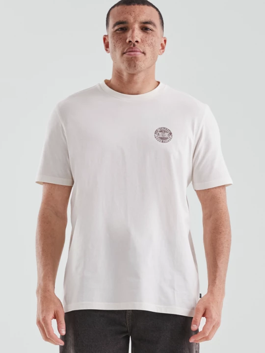 Foto van product T-shirt regular fit met artwork print op voorkant QS crème