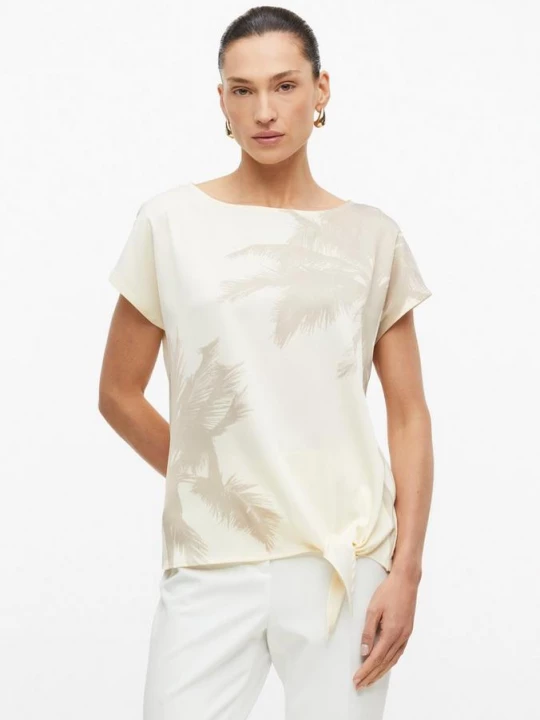 Foto van product T-shirt van viscosemix met knoopdetail aan de zoom s.Oliver