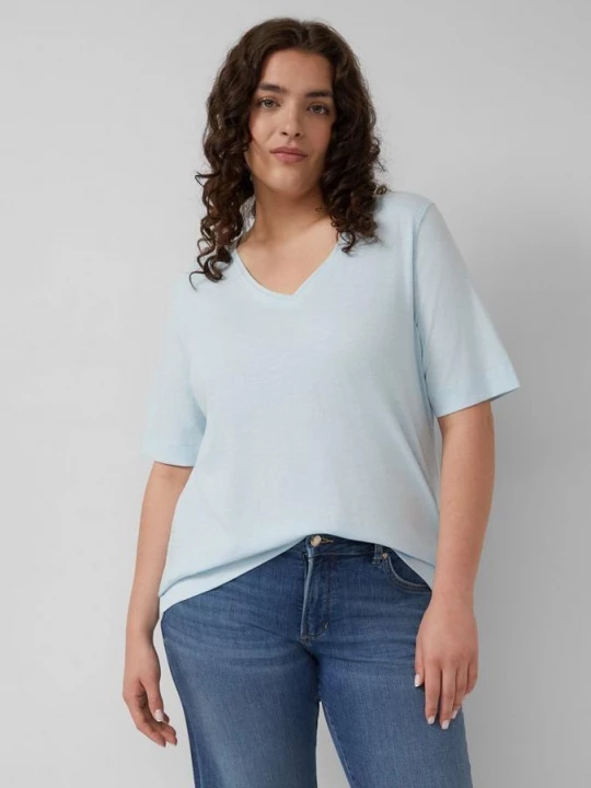 Foto van product T-shirt van vlamgaren met detail hals s.Oliver blauw