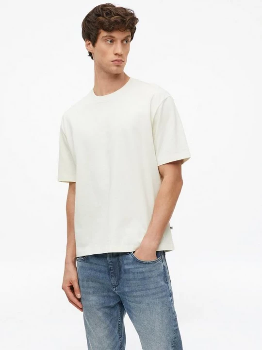 Foto van product T-shirt van zware jersey in een moderne pasvorm s.Oliver crème