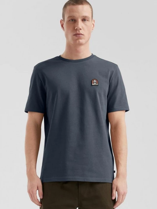 Foto van product T-shirt van zware jersey met geborduurde patch QS blauw