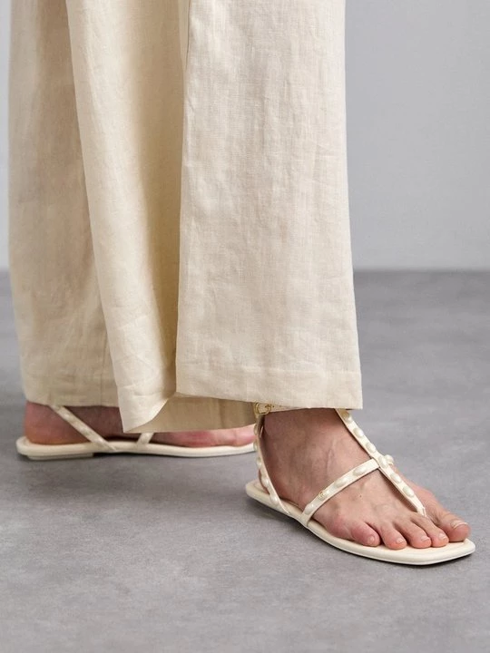 Foto van product Teensandalen Stuart Weitzman crème