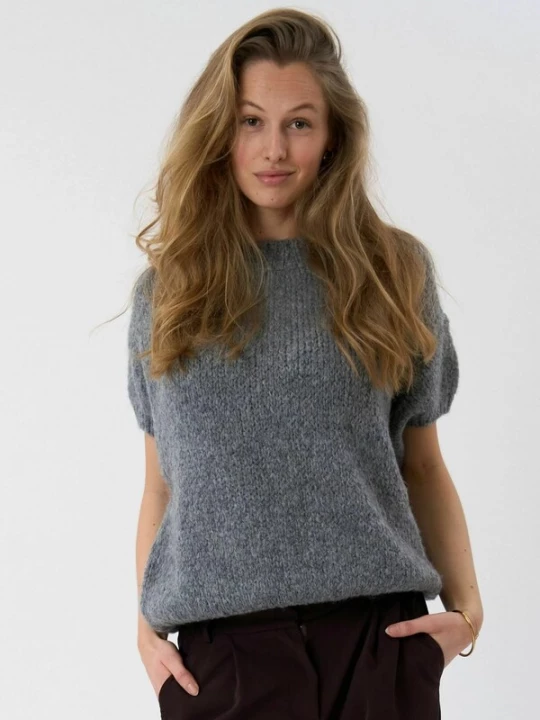Foto van product TEESHOPPEN Trui ' Chloe ' grijs