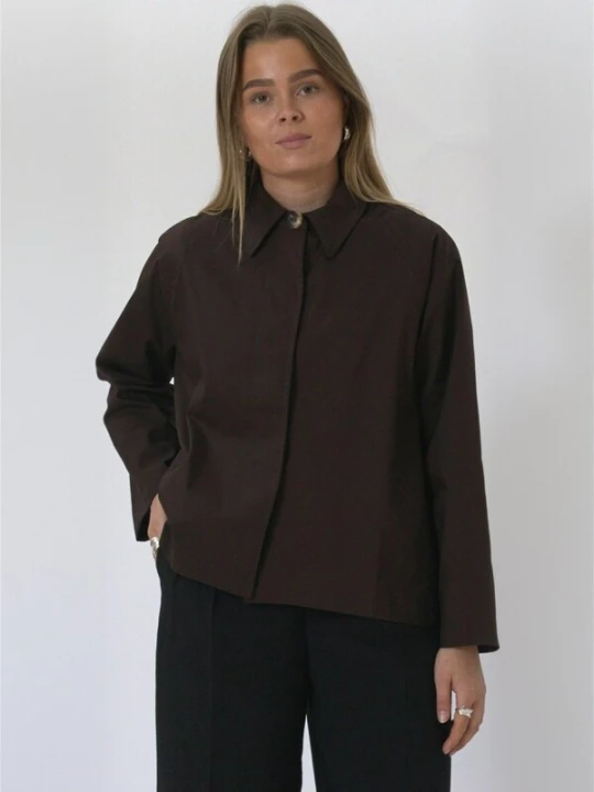 Foto van product TEESHOPPEN Tussenjas ' Mavis ' donkerbruin