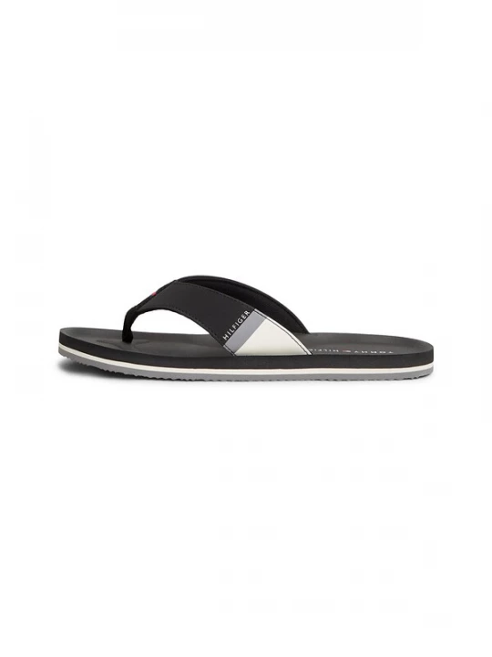 Foto van product TOMMY HILFIGER Teenslippers zwart