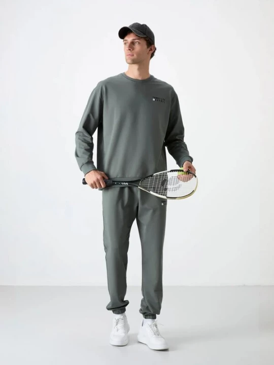 Foto van product Tommy Life Joggingpak basaltgrijs