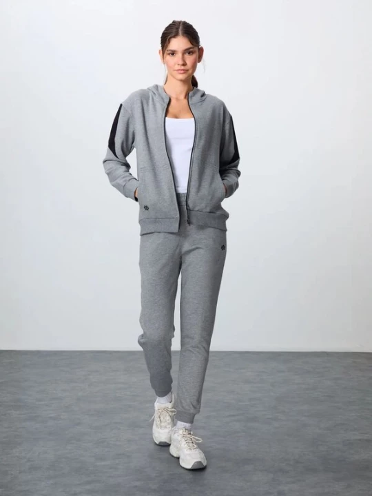 Foto van product Tommy Life Joggingpak grijs / zwart