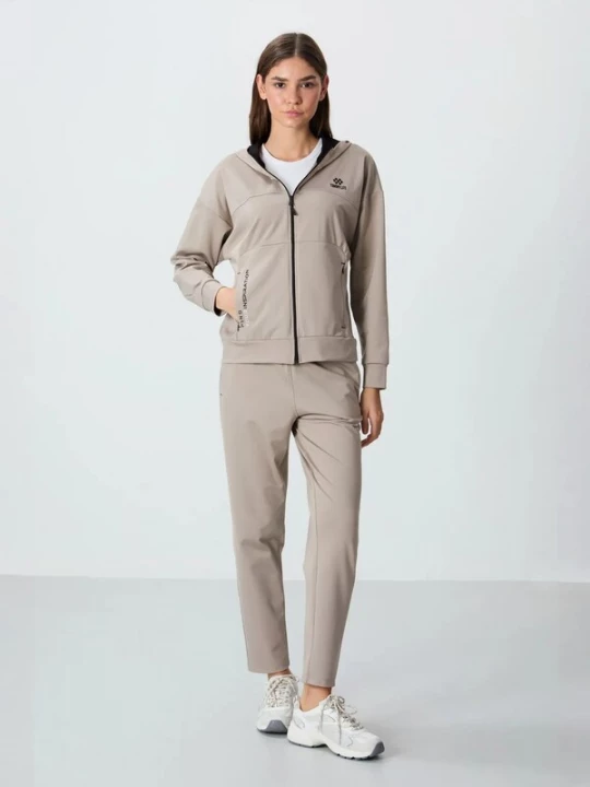 Foto van product Tommy Life Joggingpak stone grey
