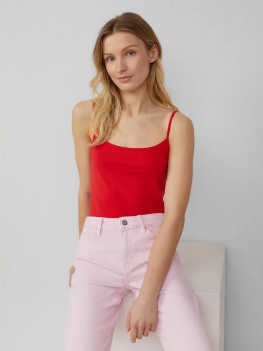 Foto van product Top met verstelbare spaghettibandjes in een slim fit s.Oliver rood