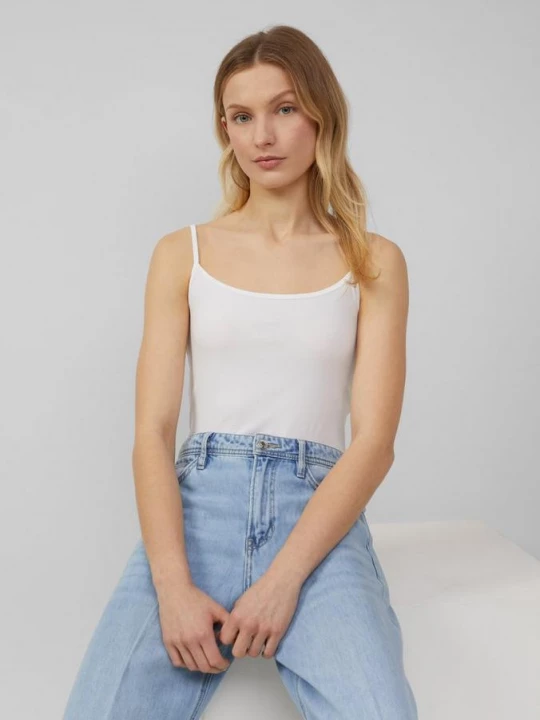 Foto van product Top met verstelbare spaghettibandjes in een slim fit s.Oliver wit