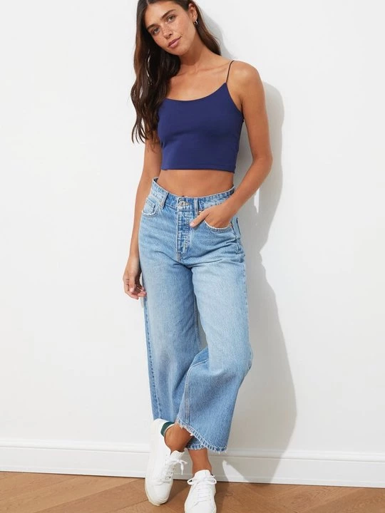 Foto van product Top Trendyol donkerblauw