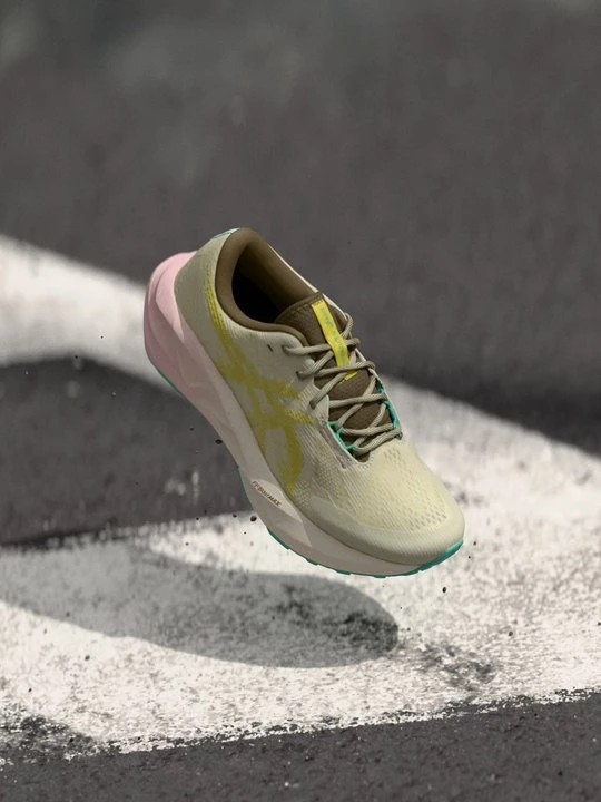 Foto van product Trail hardloopschoenen Asics lichtgrijs
