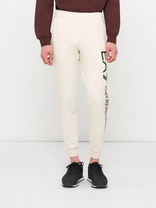Foto van product Trainingsbroek EA7 Emporio Armani crème