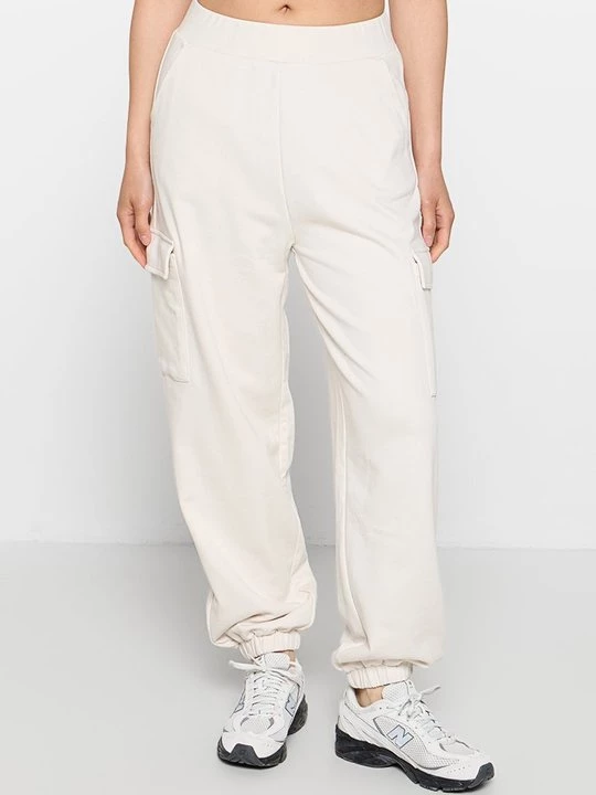 Foto van product Trainingsbroek EA7 Emporio Armani zandkleur