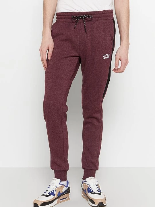 Foto van product Trainingsbroek Jack&Jones bordeauxrood